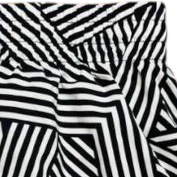 Athletic Works Black and White Patterned Women's Shorts - Picture 7 of 13